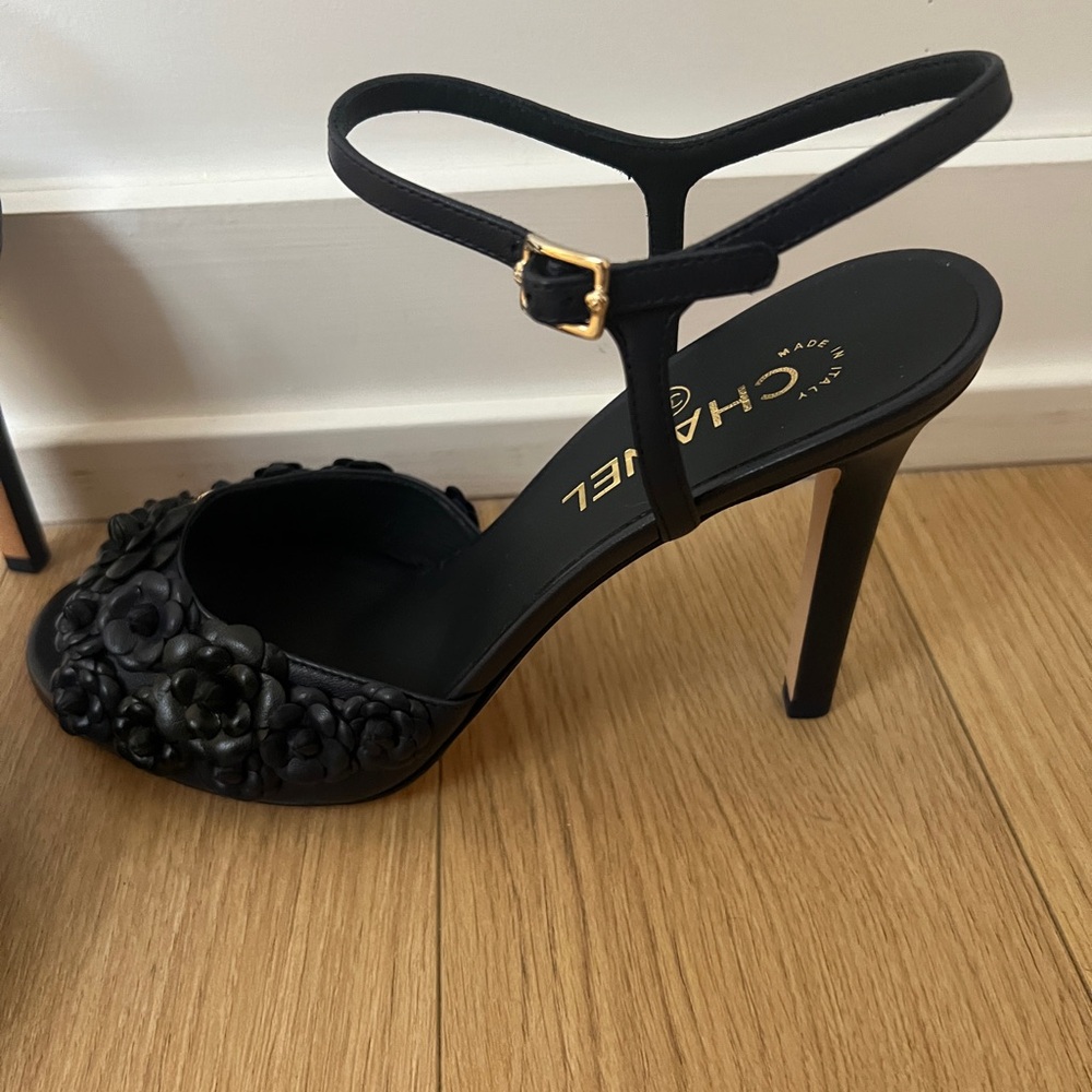 Chanel Black Heeled Floral Embellished Heels - Picture 7 of 8